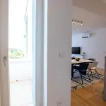 Luxury Mirage Apartment