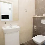 Luxury Mirage Apartment