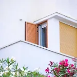 Luxury Mirage Apartment
