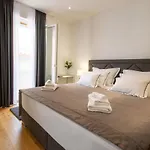 Luxury Mirage Apartment *