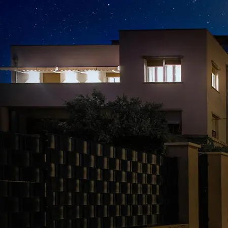 Luxury Mirage Apartment