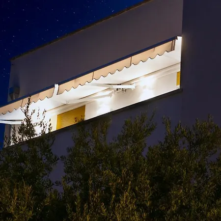 Luxury Mirage Apartment