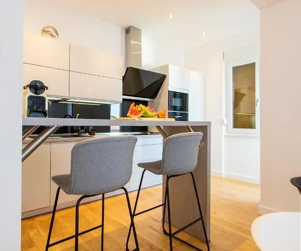 Luxury Mirage * Split